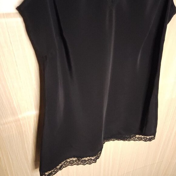 Harold's Black Silky Lace Detail Side Zip Sleeveless Top Medium - Picture 4 of 7